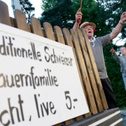 holzers_peepshow_-_theater_gurten_2012_20120730_1346483001